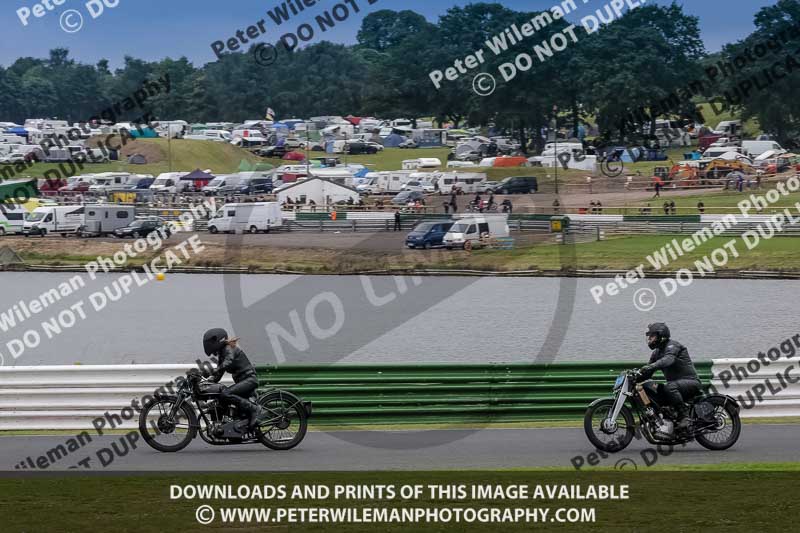 Vintage motorcycle club;eventdigitalimages;mallory park;mallory park trackday photographs;no limits trackdays;peter wileman photography;trackday digital images;trackday photos;vmcc festival 1000 bikes photographs